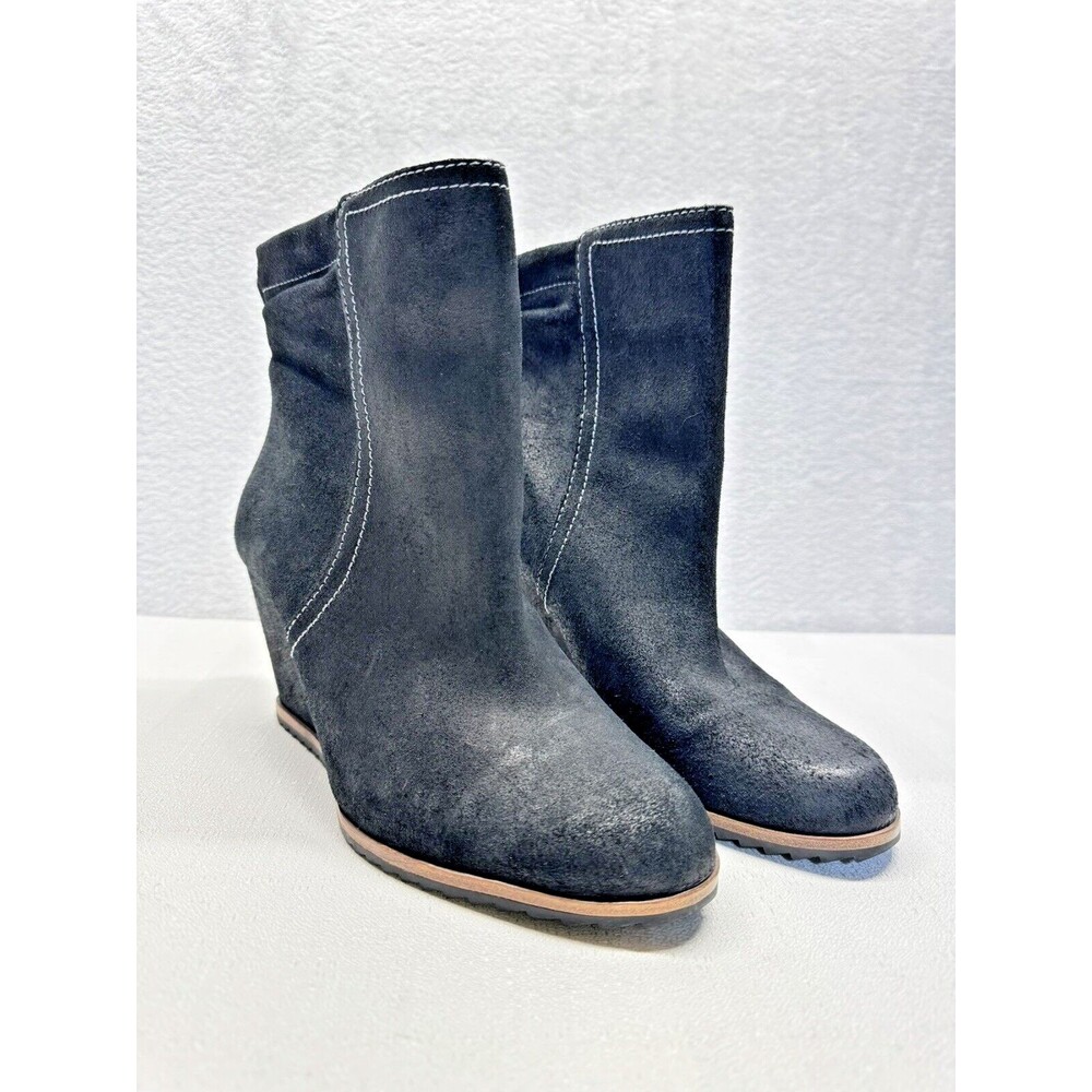 Clarks Ireland Wedge Ankle Boot Women 9.5 Black Suede Contrast Stitch Minimalist